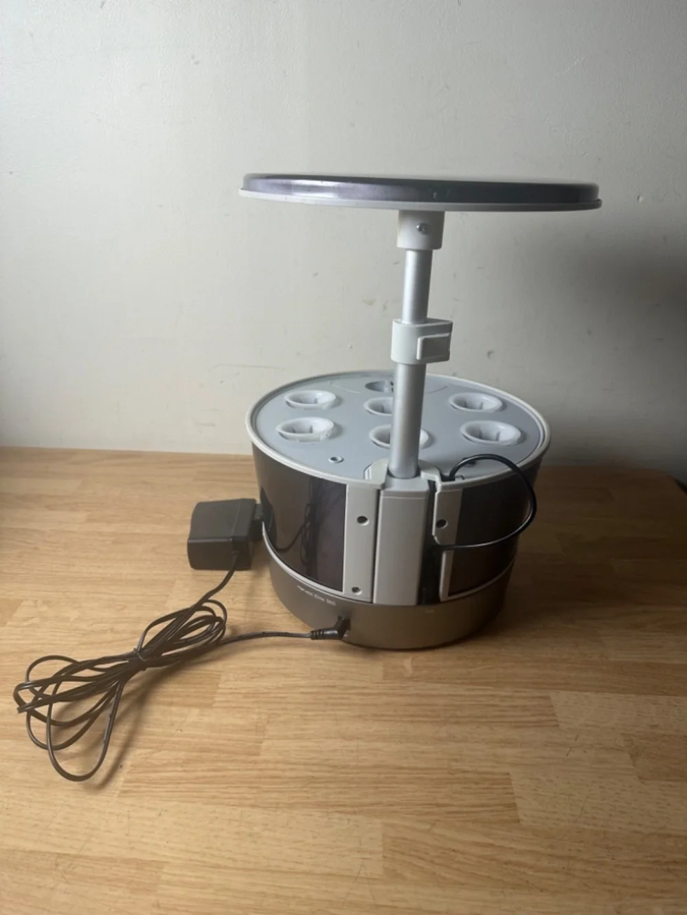 AEROGARDEN HARVEST 360 - 6-POD LED HYDROPONIC INDOOR GARDEN STAINLESS STEEL